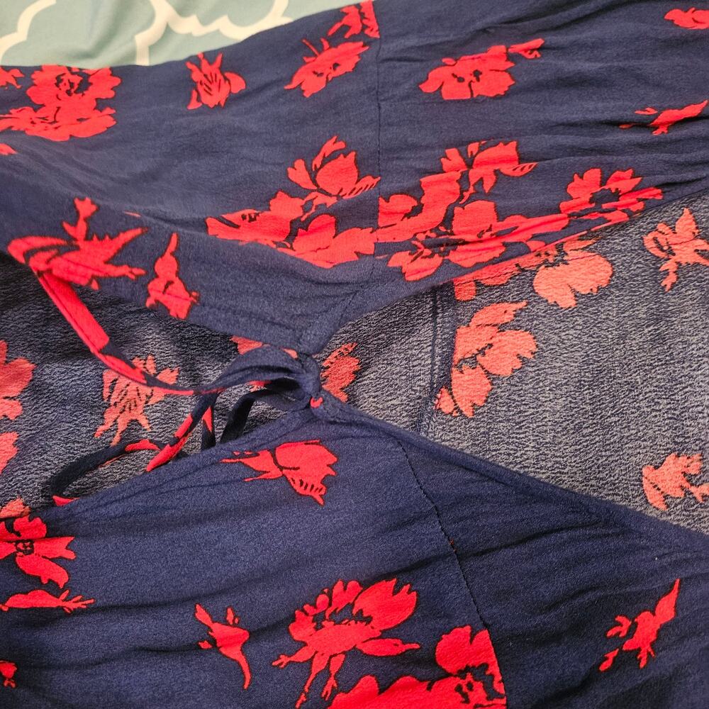 GAP Navy Red Floral Sleeveless Midi Dress XS Tie Front Lightweight Rayon - Picture 3 of 10